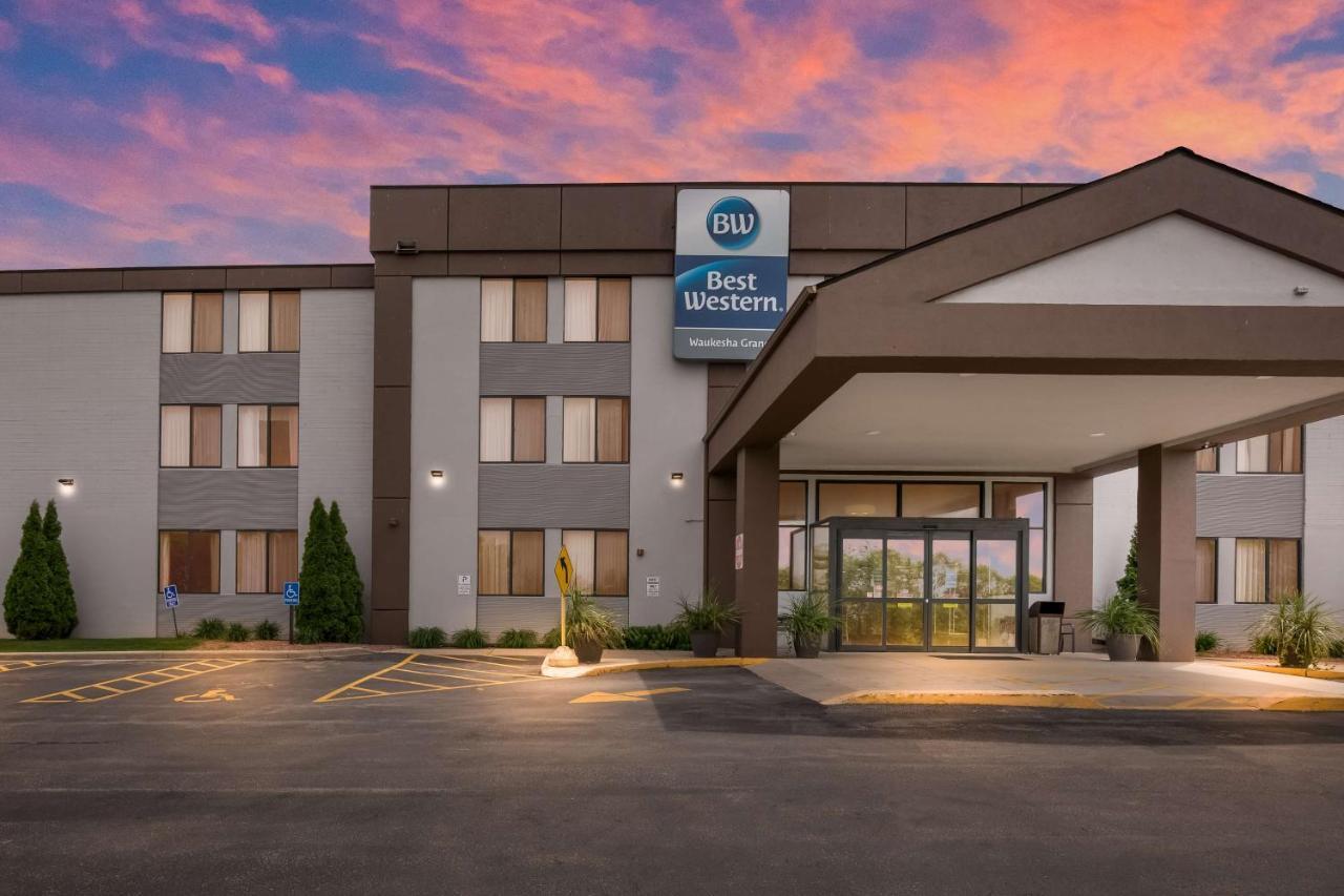 Best Western Waukesha Grand Pewaukee Exterior foto
