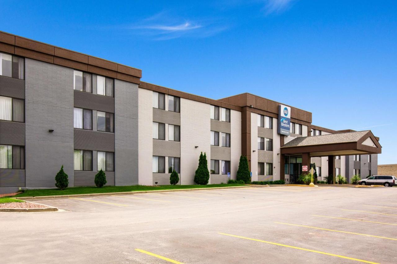 Best Western Waukesha Grand Pewaukee Exterior foto