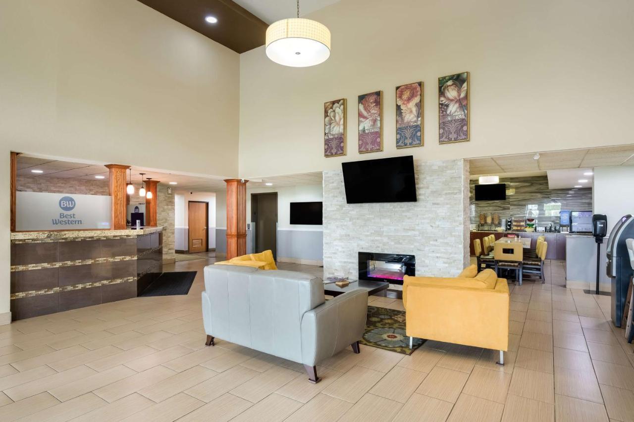 Best Western Waukesha Grand Pewaukee Exterior foto