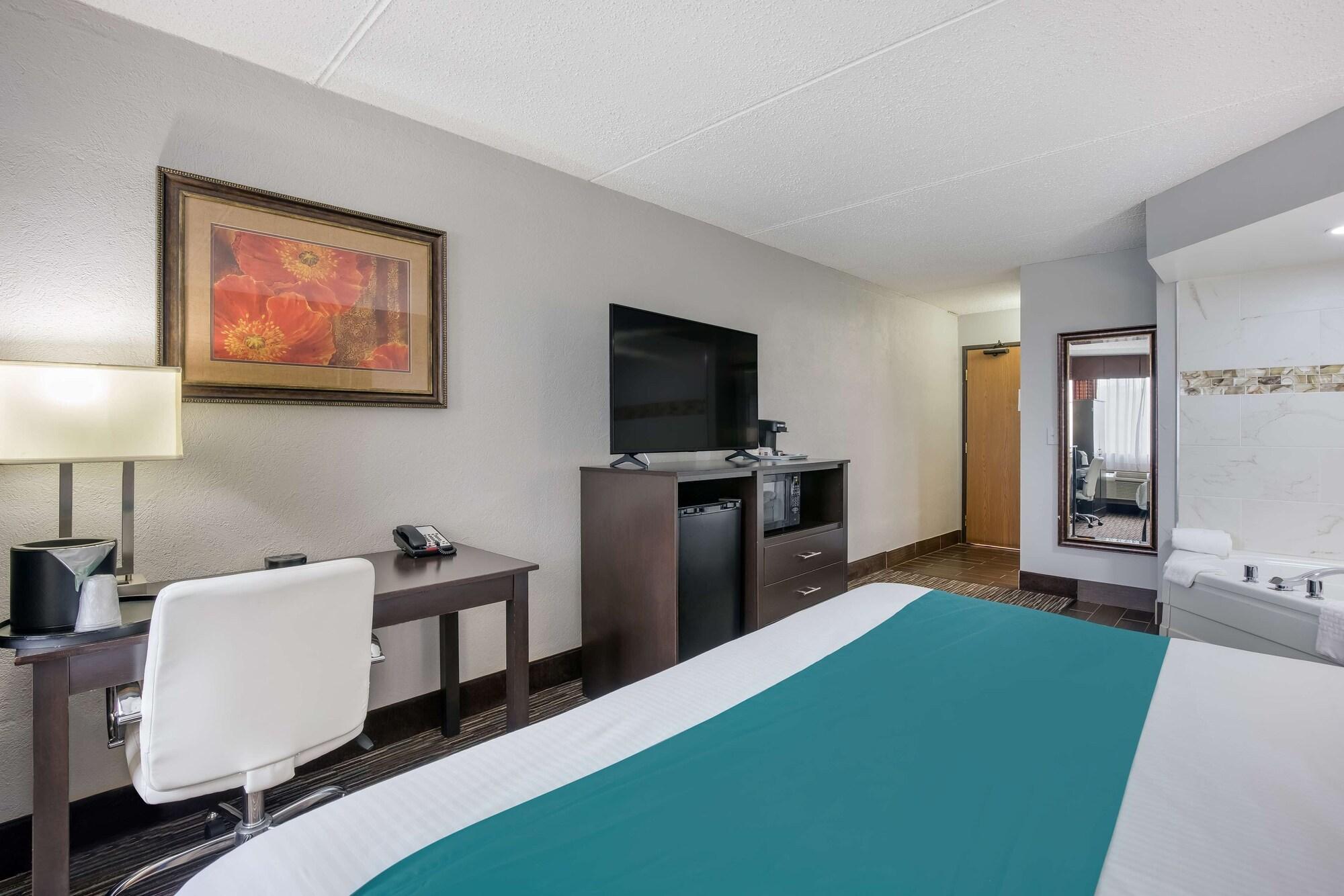 Best Western Waukesha Grand Pewaukee Exterior foto