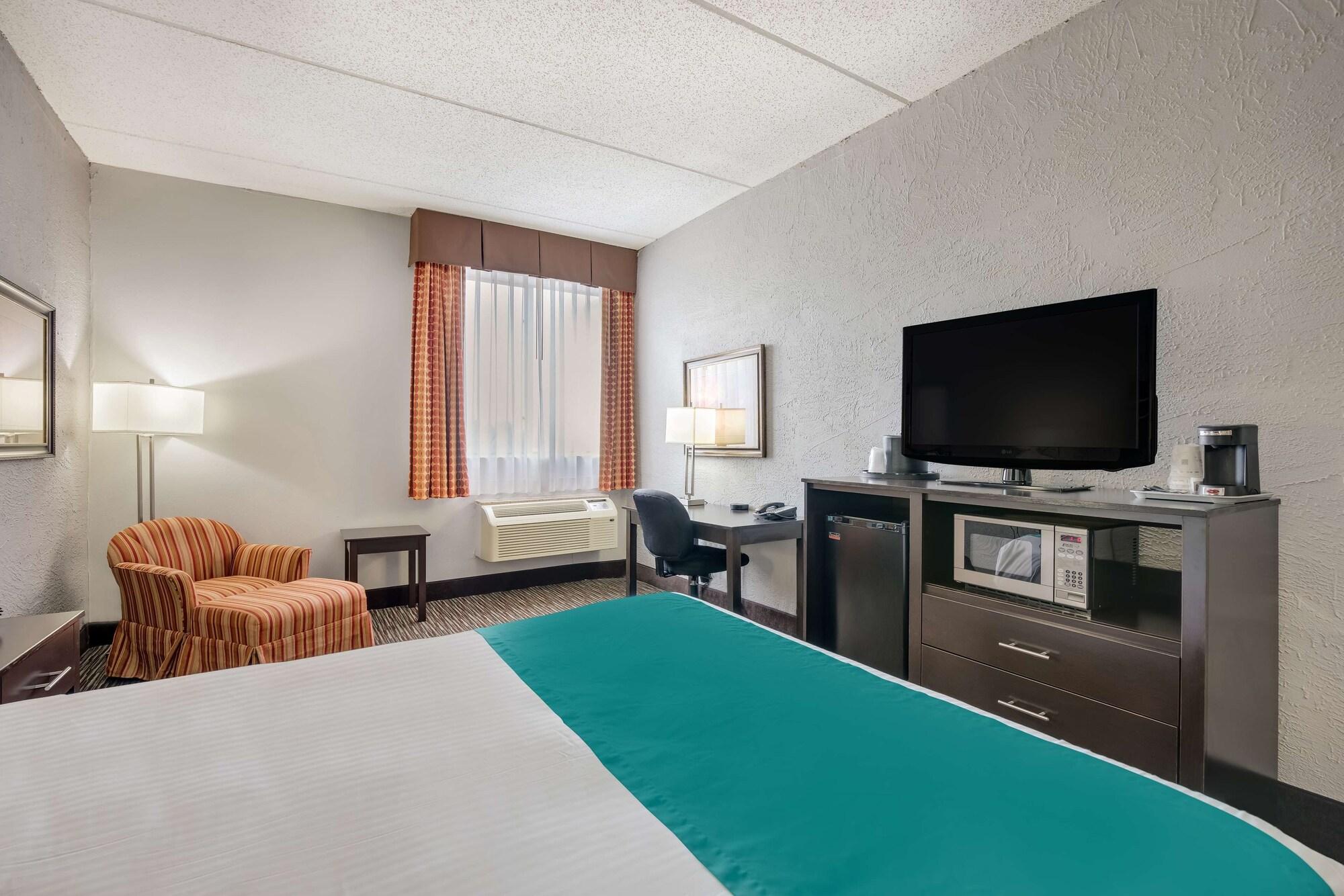 Best Western Waukesha Grand Pewaukee Exterior foto